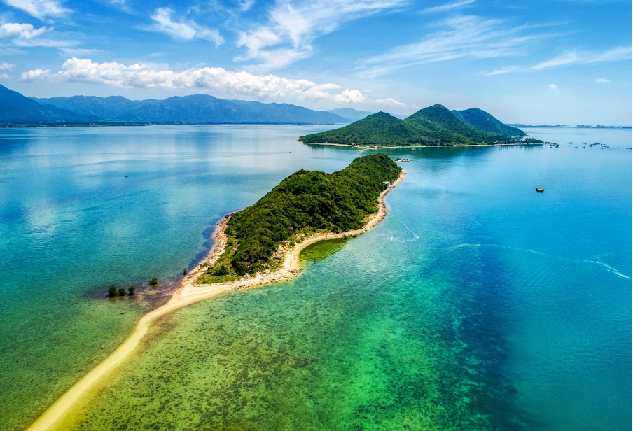 Phong cảnh Vịnh Vân Phong - Đại Lãnh